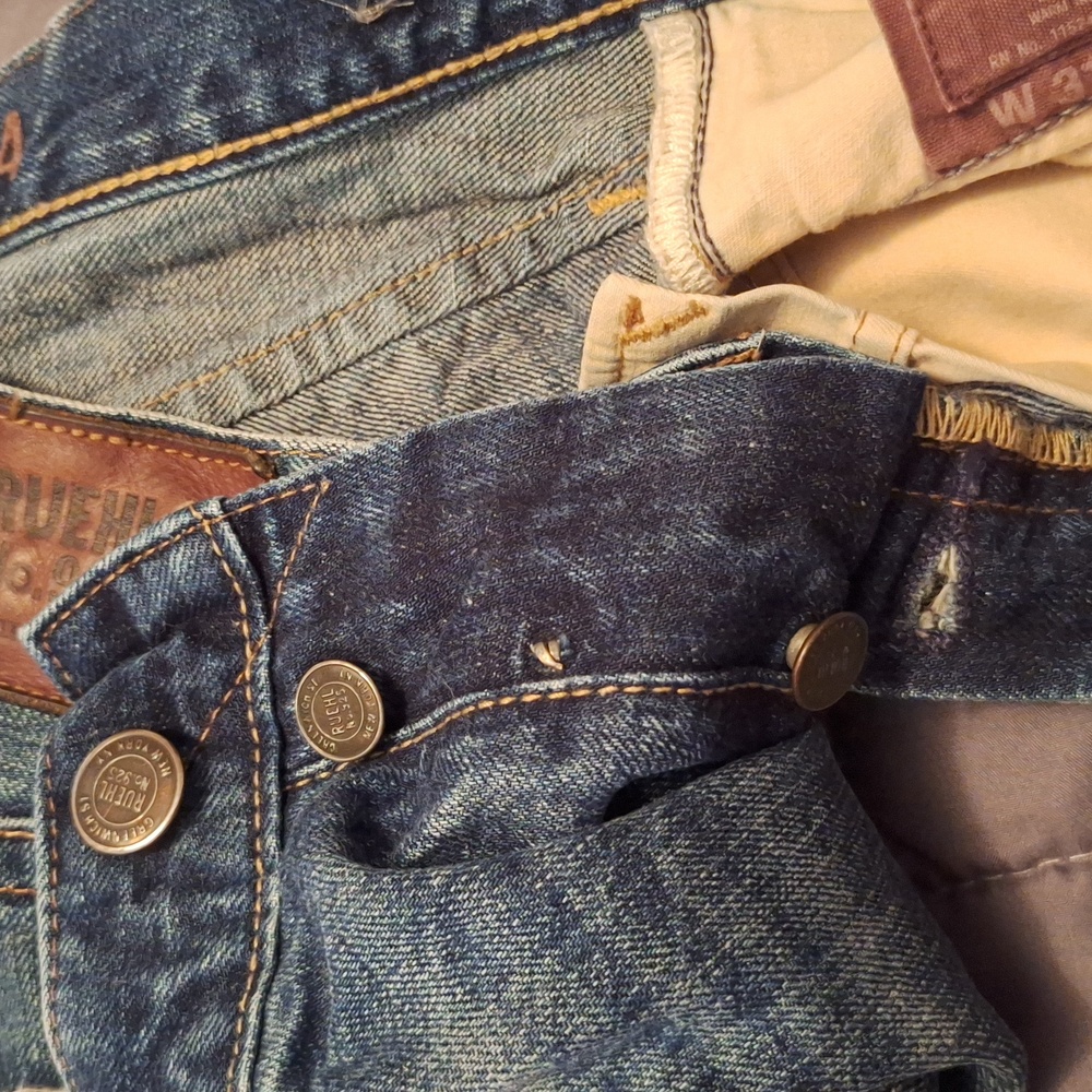 Ruehl No.925 Men's Distressed Blue Bootcut Jeans - Picture 3 of 3